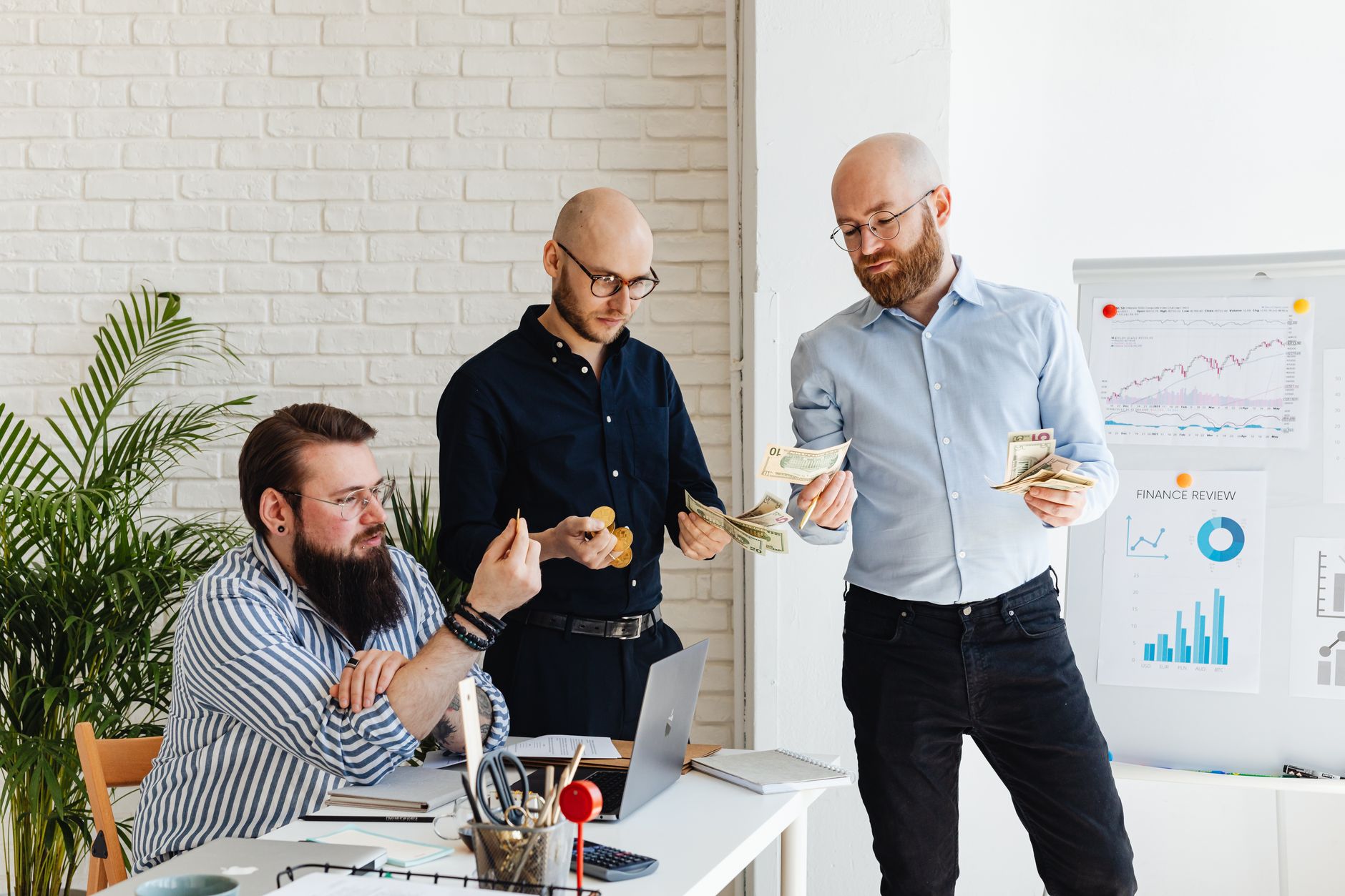 Why a Private Factoring Receivable And Invoice Finance Program Is Useful For Your Firm